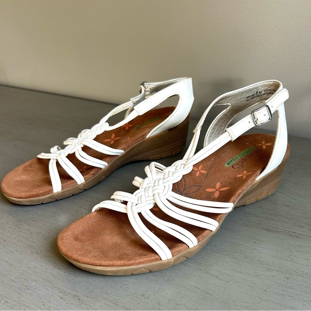 BareTraps Hallee Women Wedge White Ankle Strappy Sandals Sz 8 Boho Faux Leather